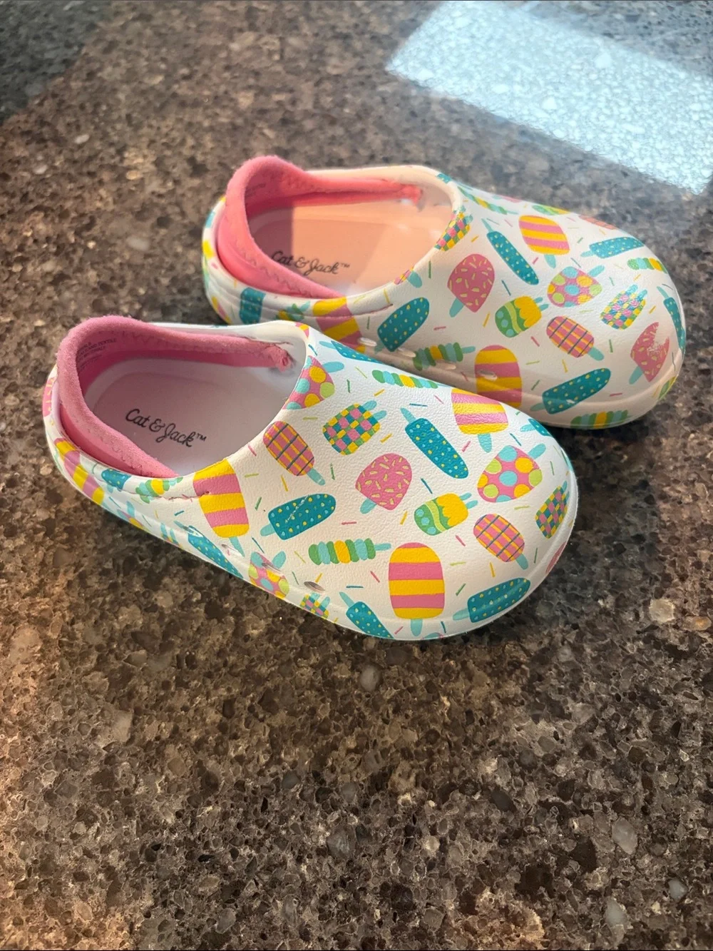 Cat & Jack White Kids Slip-On Clogs with Colorful Popsicle Print toddler 7